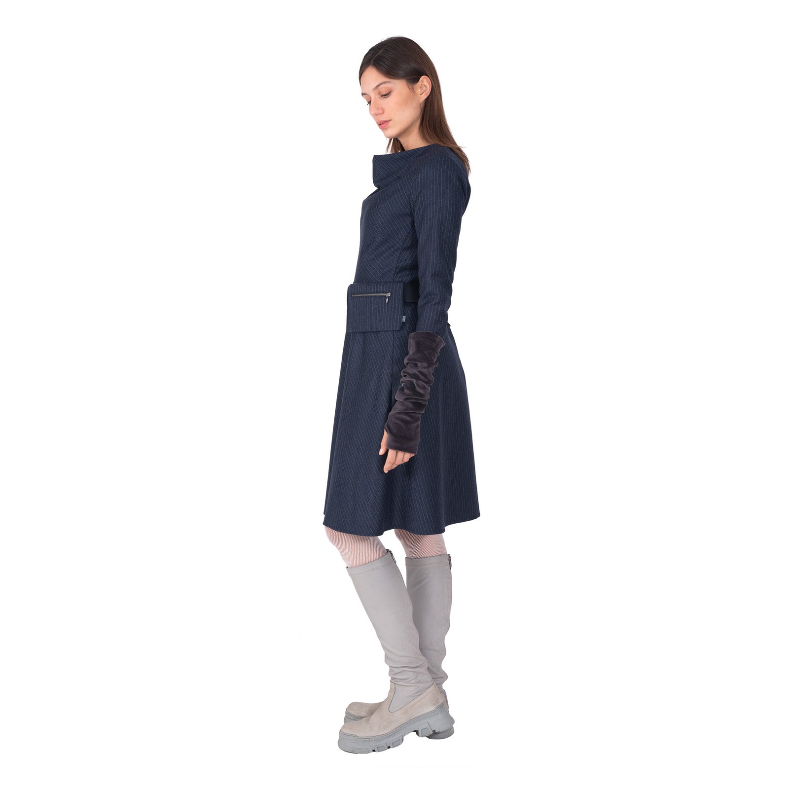Swingkleid mit feinen Nadelstreifen