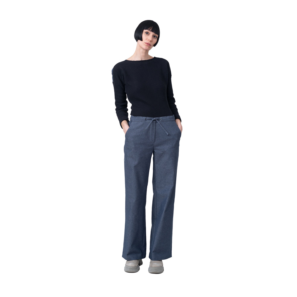 Weite Jeanshose zum Binden