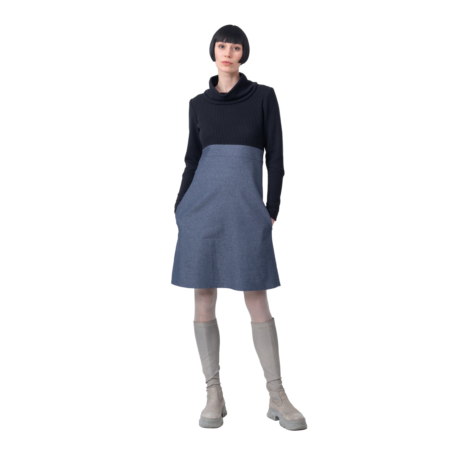 Jeanskleid mit Strickrolli